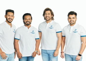 Left to Right: Mandar Bhandari, Kedar Jadhav, MS Dhoni, Rishikesh Hande