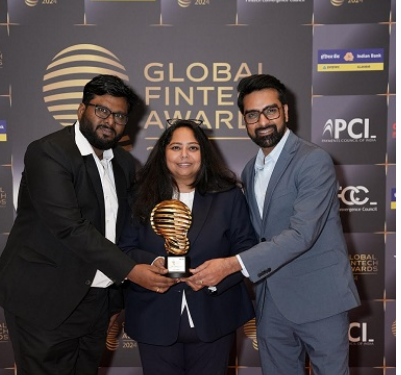 The ESG Team of L&T Finance Ltd. with the Fintech for Good - ‘Champions of ESG’ Award